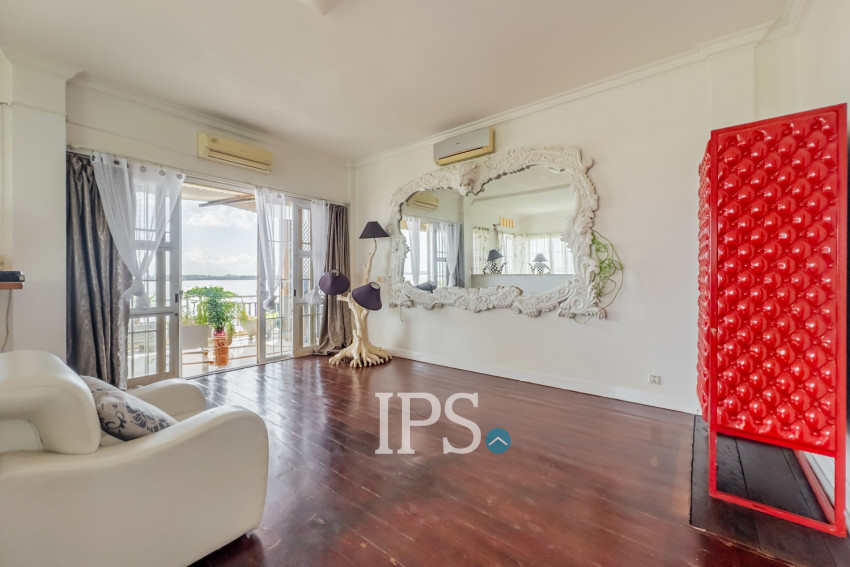 3 Bedroom Villa For Rent - Chroy Changvar, Phnom Penh