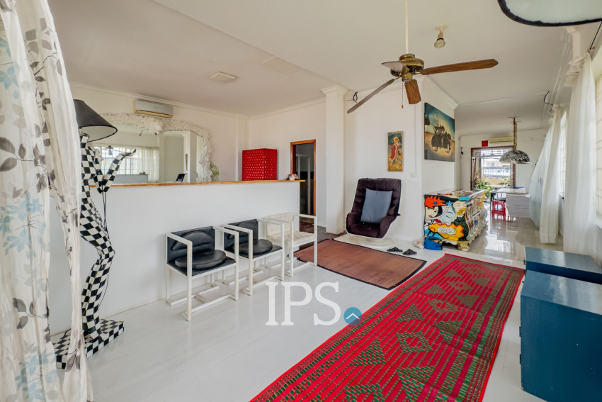 3 Bedroom Villa For Rent - Chroy Changvar, Phnom Penh