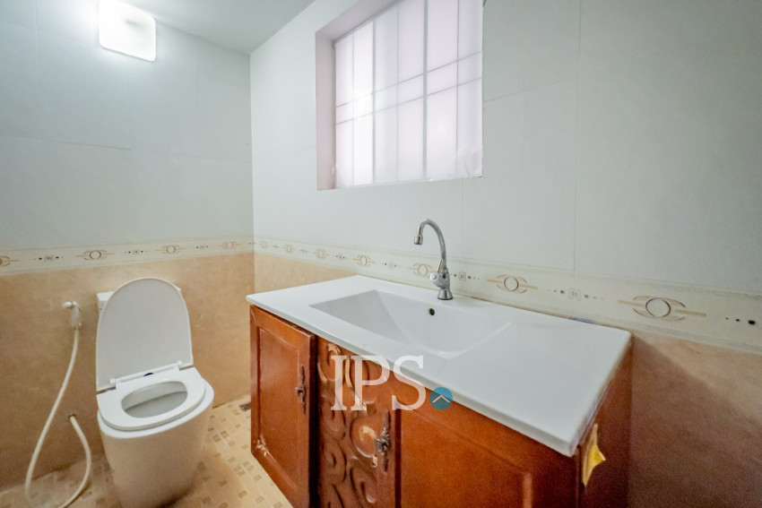 3 Bedroom Villa For Rent - Chroy Changvar, Phnom Penh