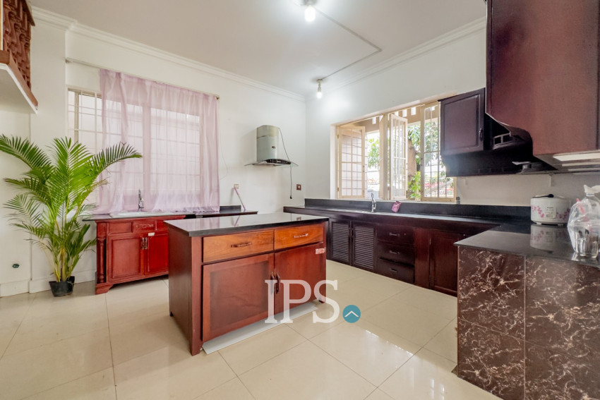 3 Bedroom Villa For Rent - Chroy Changvar, Phnom Penh