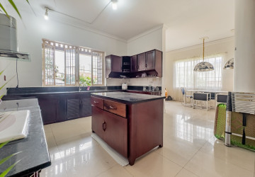 3 Bedroom Villa For Rent - Chroy Changvar, Phnom Penh thumbnail