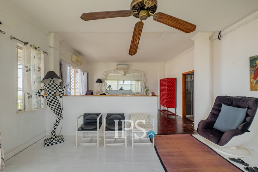 3 Bedroom Villa For Rent - Chroy Changvar, Phnom Penh