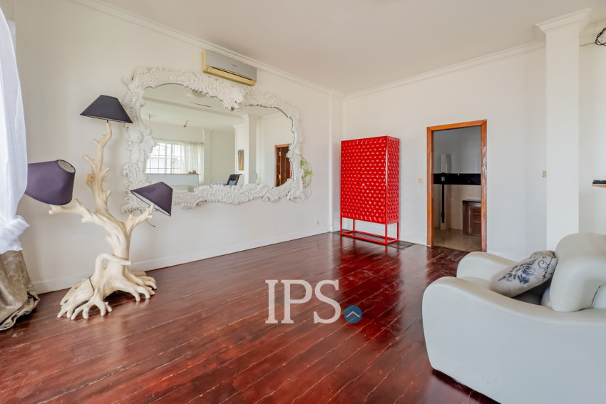 3 Bedroom Villa For Rent - Chroy Changvar, Phnom Penh