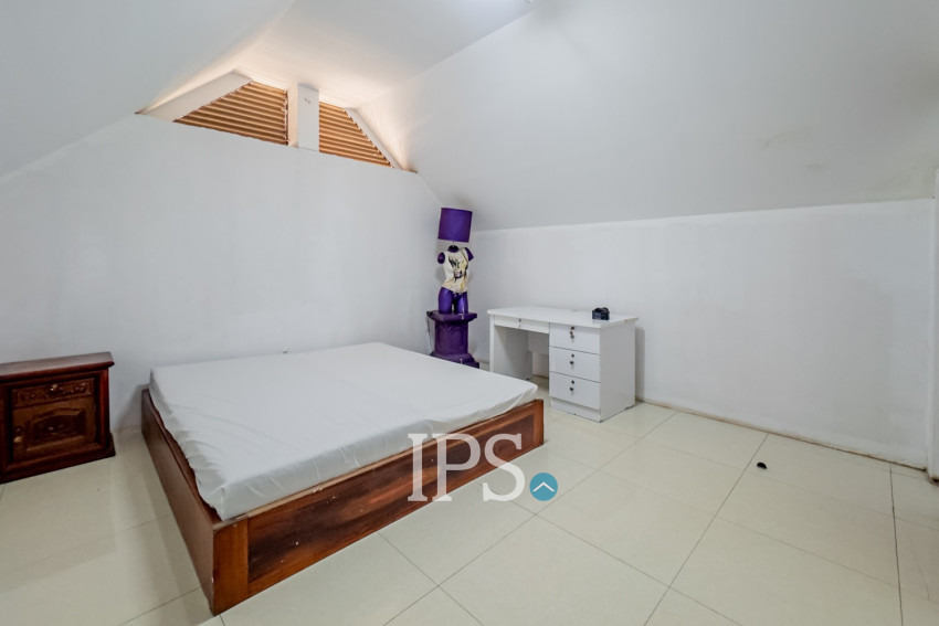 3 Bedroom Villa For Rent - Chroy Changvar, Phnom Penh
