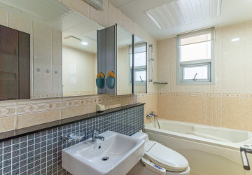 12nd Floor 3 Bedroom Condo For Sale - De Castle Royal, BKK1, Phnom Penh thumbnail