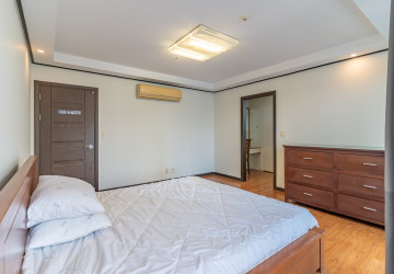 12nd Floor 3 Bedroom Condo For Sale - De Castle Royal, BKK1, Phnom Penh thumbnail