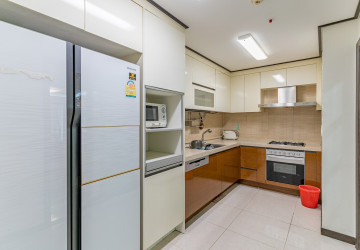 12nd Floor 3 Bedroom Condo For Sale - De Castle Royal, BKK1, Phnom Penh thumbnail