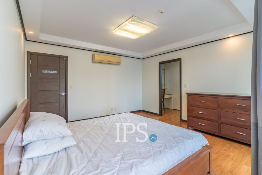 12nd Floor 3 Bedroom Condo For Sale - De Castle Royal, BKK1, Phnom Penh