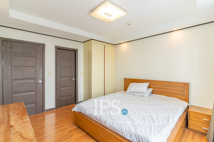12nd Floor 3 Bedroom Condo For Sale - De Castle Royal, BKK1, Phnom Penh