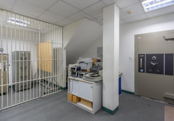 523 Sqm Commercial Building for Rent - Tonle Bassac, Phnom Penh thumbnail