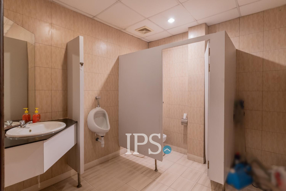 1,387 Sqm Commercial Building For Sale - TonleBassac, Phnom Penh - Image 21