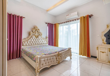 3 Bedroom Villa For Rent - Borey Tourism, Kandaek, Prasat Bakong, Siem Reap thumbnail