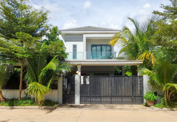 3 Bedroom Villa For Rent - Borey Tourism, Kandaek, Prasat Bakong, Siem Reap thumbnail