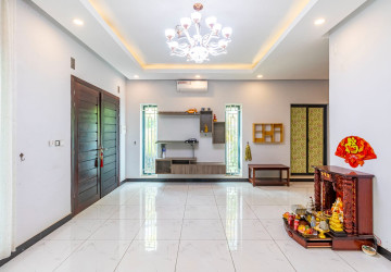 3 Bedroom Villa For Rent - Borey Tourism, Kandaek, Prasat Bakong, Siem Reap thumbnail