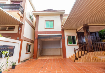 4 Bedroom House For Rent - Svay Dangkum, Siem Reap thumbnail