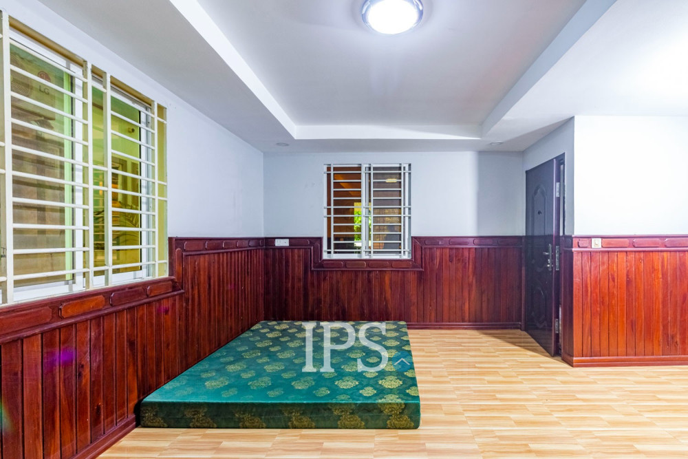 4 Bedroom House For Rent - Svay Dangkum, Siem Reap - Image 8