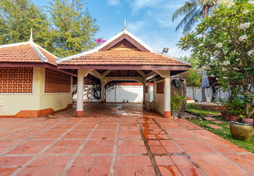 3 Bedroom  Villa For Rent - Svay Dangkum, Siem Reap thumbnail