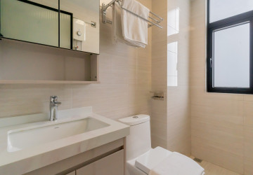 2 Bedroom Condo For Rent - The Pinnacle, Tonle Bassac, Phnom Penh thumbnail