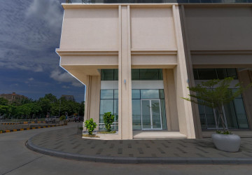 402.8 Sqm Retail Space For Rent  - Diamond Bay Garden, Tonle Bassac, Phnom Penh thumbnail