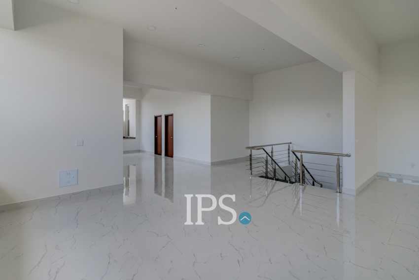 402.8 Sqm Retail Space For Rent  - Diamond Bay Garden, Tonle Bassac, Phnom Penh