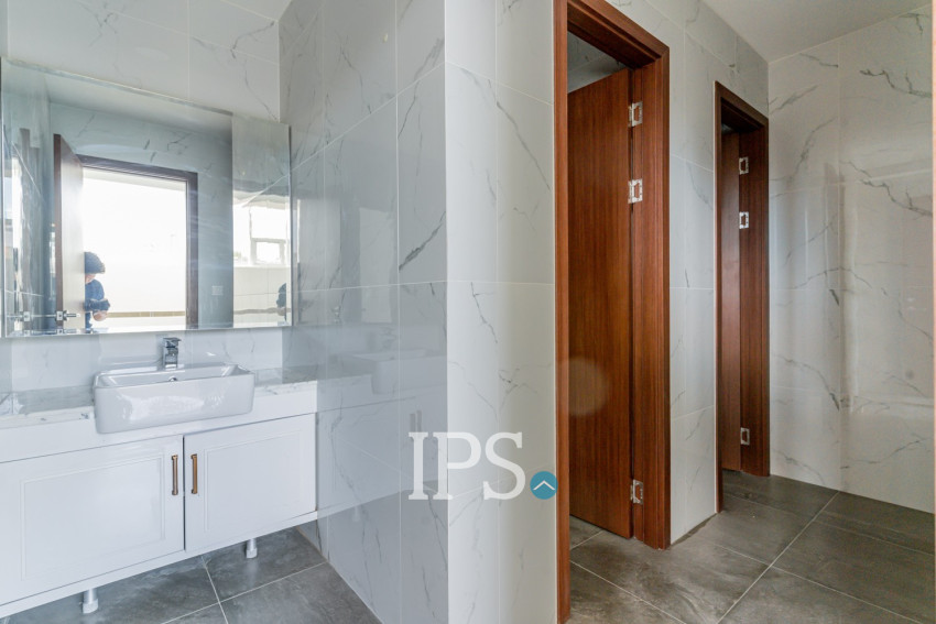 402.8 Sqm Retail Space For Rent  - Diamond Bay Garden, Tonle Bassac, Phnom Penh