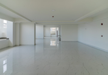 402.8 Sqm Retail Space For Rent  - Diamond Bay Garden, Tonle Bassac, Phnom Penh thumbnail