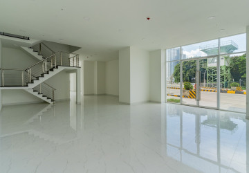 402.8 Sqm Retail Space For Rent  - Diamond Bay Garden, Tonle Bassac, Phnom Penh thumbnail