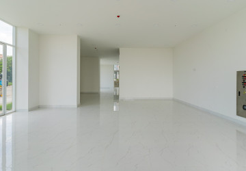 402.8 Sqm Retail Space For Rent  - Diamond Bay Garden, Tonle Bassac, Phnom Penh thumbnail