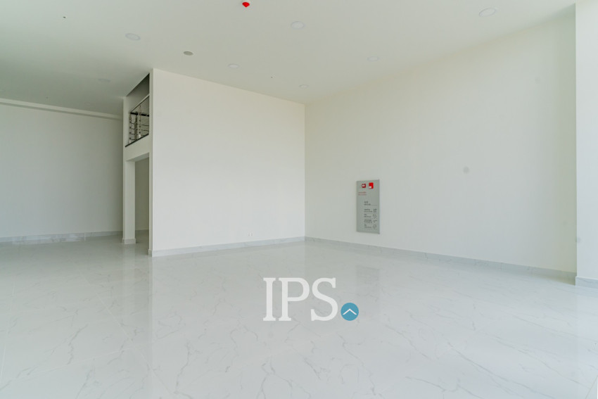 265.6 Sqm Retail Space For Sale - Diamond Bay Garden, Tonle Bassac, Phnom Penh