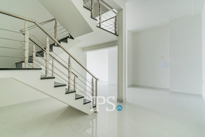 265.6 Sqm Retail Space For Sale - Diamond Bay Garden, Tonle Bassac, Phnom Penh