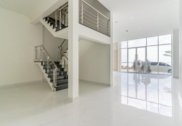 265.6 Sqm Retail Space For Sale - Diamond Bay Garden, Tonle Bassac, Phnom Penh thumbnail
