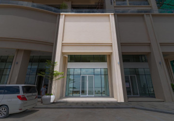 265.6 Sqm Retail Space For Sale - Diamond Bay Garden, Tonle Bassac, Phnom Penh thumbnail