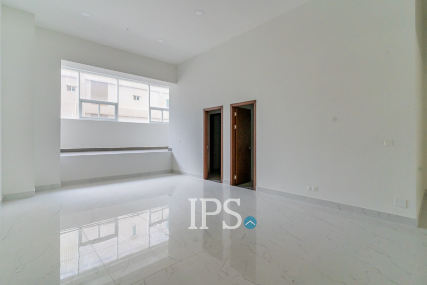 265.6 Sqm Retail Space For Sale - Diamond Bay Garden, Tonle Bassac, Phnom Penh