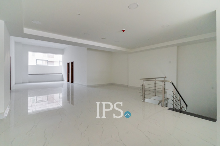 265.6 Sqm Retail Space For Sale - Diamond Bay Garden, Tonle Bassac, Phnom Penh