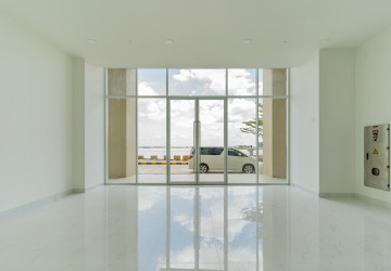 265.6 Sqm Retail Space For Sale - Diamond Bay Garden, Tonle Bassac, Phnom Penh thumbnail