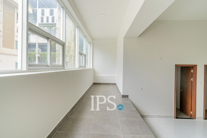 265.6 Sqm Retail Space For Sale - Diamond Bay Garden, Tonle Bassac, Phnom Penh