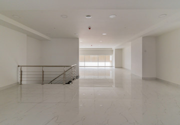 265.6 Sqm Retail Space For Sale - Diamond Bay Garden, Tonle Bassac, Phnom Penh thumbnail