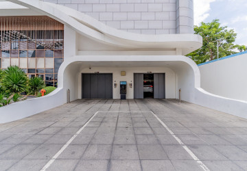 7th Floor 1 Bedroom Condo For Sale - The Peninsula, Chroy Changva, Phnom Penh thumbnail