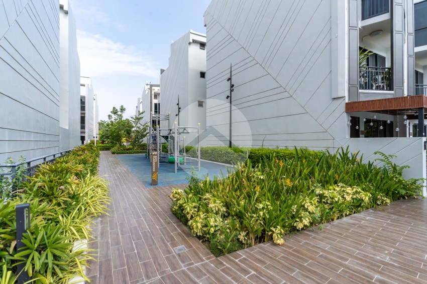 5 Bedrooms Link House For Sale - Chbar Ampov, Phnom Penh