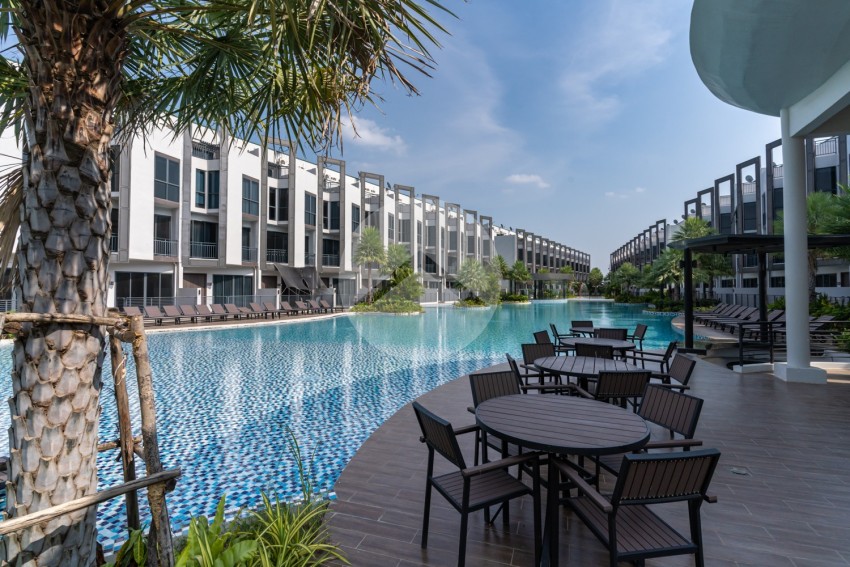 5 Bedrooms Link House For Sale - Chbar Ampov, Phnom Penh