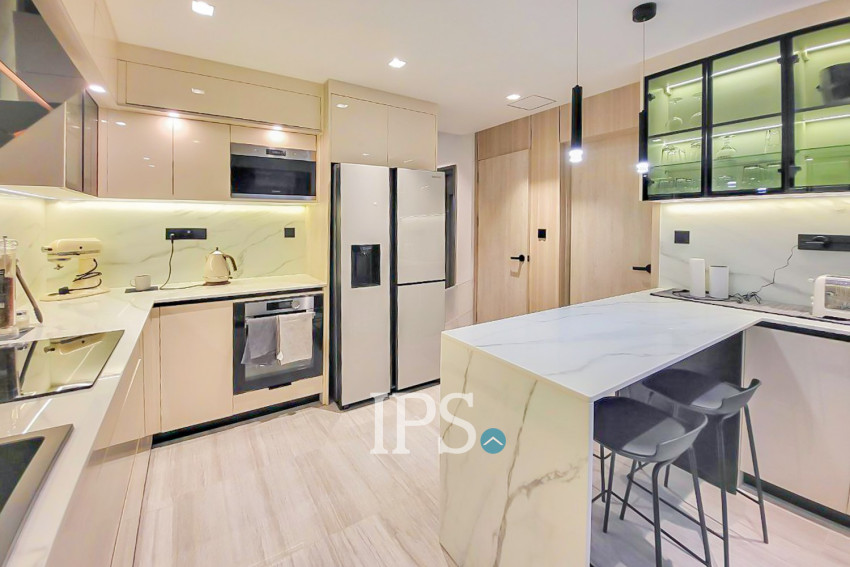 5 Bedrooms Link House For Sale - Chbar Ampov, Phnom Penh