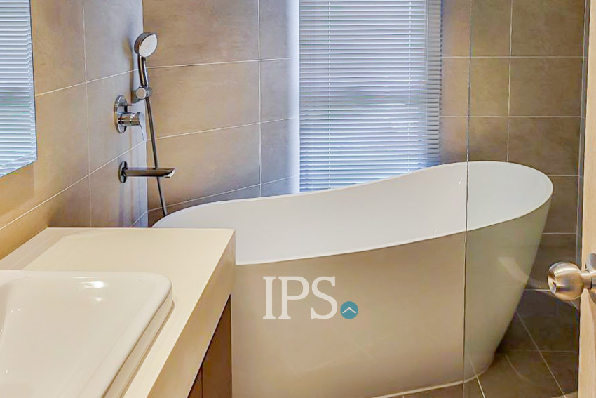 5 Bedrooms Link House For Sale - Chbar Ampov, Phnom Penh