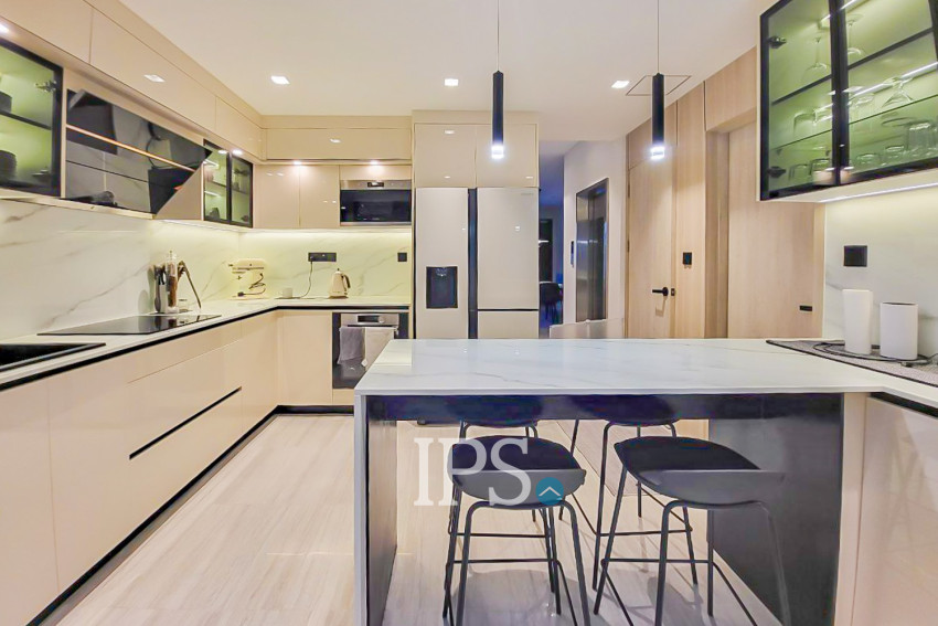 5 Bedrooms Link House For Sale - Chbar Ampov, Phnom Penh