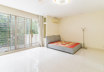 4 Bedroom Villa For Rent - PH Rosato,  Chbar Ampov, Phnom Penh thumbnail