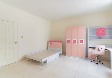 4 Bedroom Villa For Rent - PH Rosato,  Chbar Ampov, Phnom Penh thumbnail