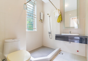 4 Bedroom Villa For Rent - PH Rosato,  Chbar Ampov, Phnom Penh thumbnail