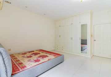 4 Bedroom Villa For Rent - PH Rosato,  Chbar Ampov, Phnom Penh thumbnail