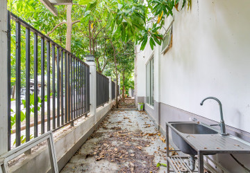 4 Bedroom Villa For Rent - PH Rosato,  Chbar Ampov, Phnom Penh thumbnail