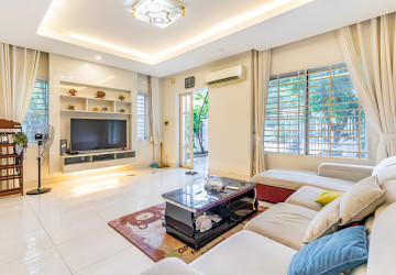 4 Bedroom Villa For Rent - PH Rosato,  Chbar Ampov, Phnom Penh thumbnail