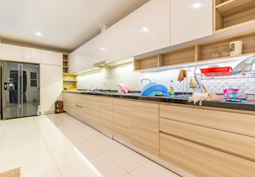 4 Bedroom Corner Twin Villa for Sale - PH Rosato, Chbar Ampov, Phnom Penh thumbnail